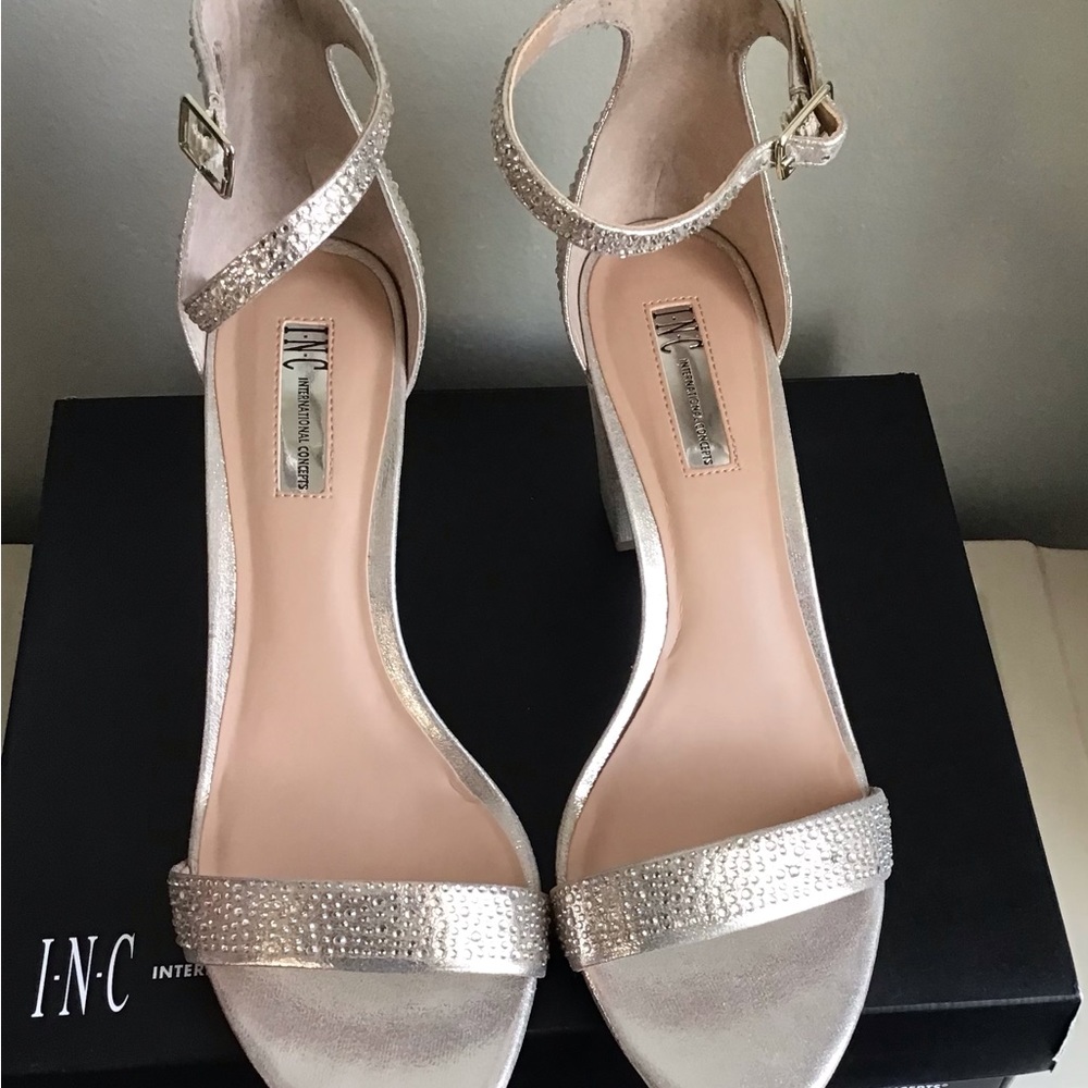 INC (International Concepts) Sandals Size 11 M